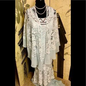 NWT beautiful vintage inspired lace gown by Lanting